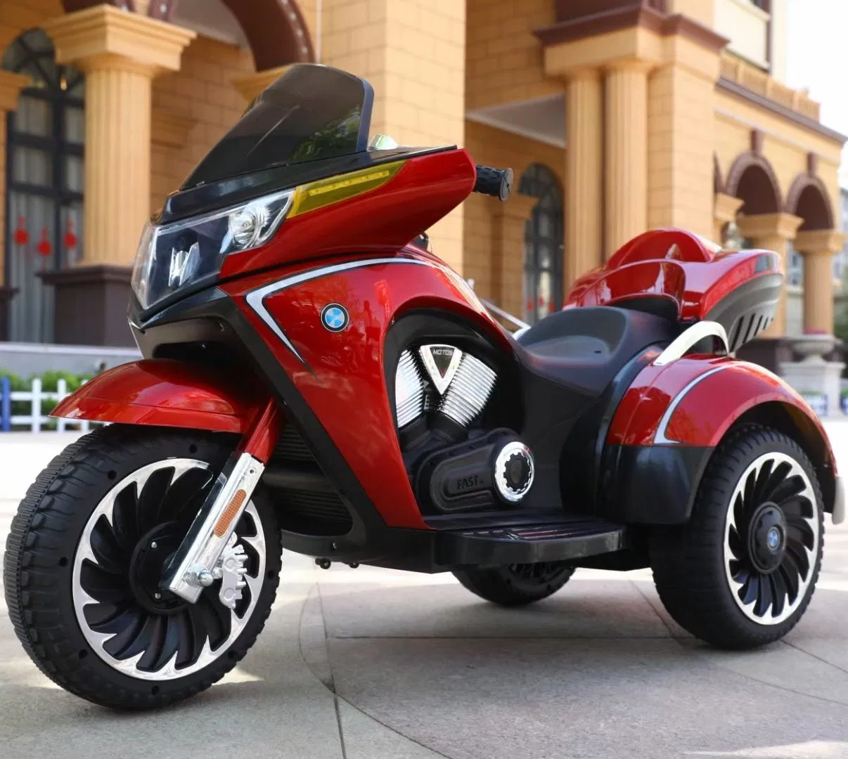 Hot Sales Children 3-8 Years Old Boys Girls Light and Sound Tricycle Rechargeable Kids Electric Motorcycles